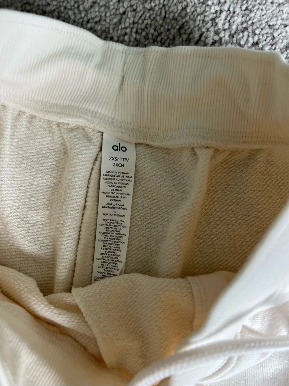 ALO Yoga never worn